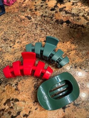 Set of Three Teleties Plastic Hair Claws in Green and Red